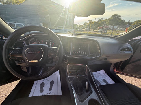 Used 2018 Dodge Challenger SXT image 14