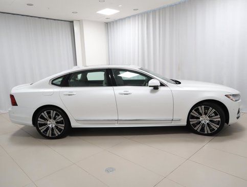 Used 2025 Volvo S90 B6 Plus w/ Protection Package Premier image 4