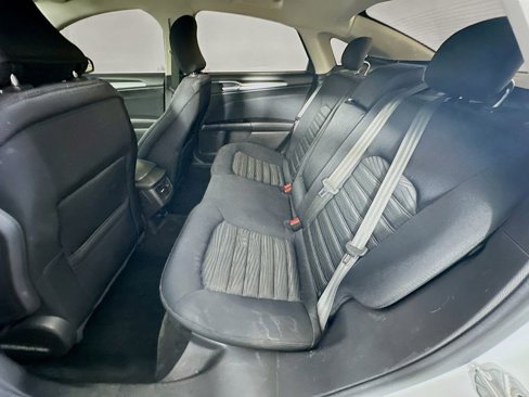 Used 2016 Ford Fusion SE image 28