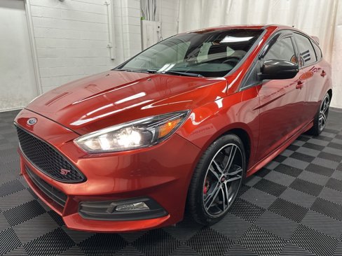 Used 2018 Ford Focus ST w/ Equipment Group 401A image 4