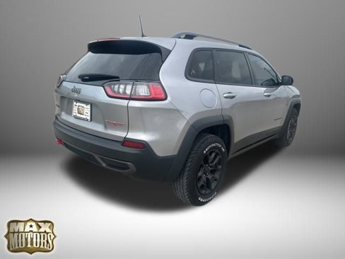 Used 2019 Jeep Cherokee Trailhawk w/ Cold Weather Group image 11