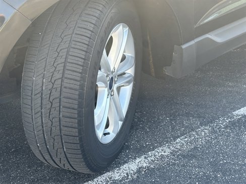 Used 2020 Ford Edge SEL image 19