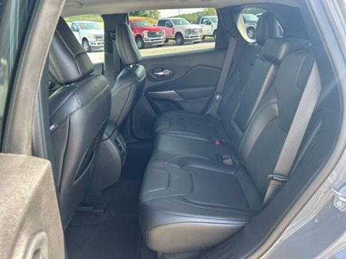 Used 2021 Jeep Cherokee Latitude Lux image 12