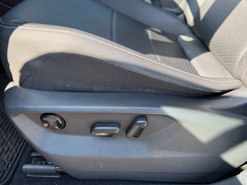 Used 2020 Volkswagen Tiguan SE w/ Panoramic Sunroof Package image 33