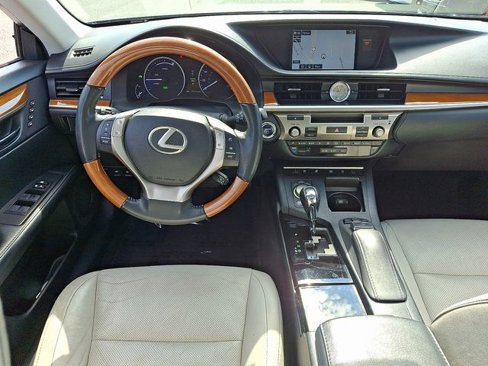 Used 2015 Lexus ES 300h image 11