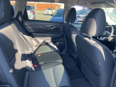 Used 2018 Nissan Rogue SV w/ Premium Package image 25