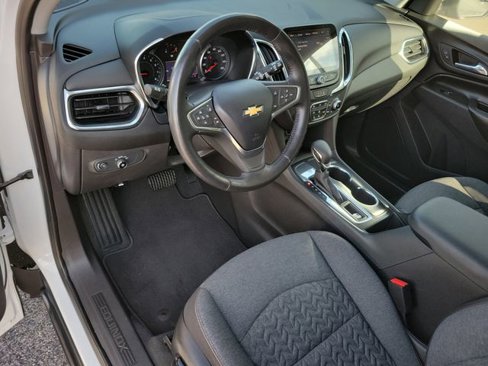 Used 2022 Chevrolet Equinox LT image 3