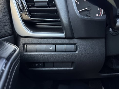 Used 2023 Nissan Rogue SV image 13