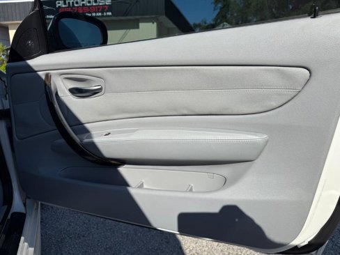 Used 2010 BMW 135i Convertible image 15