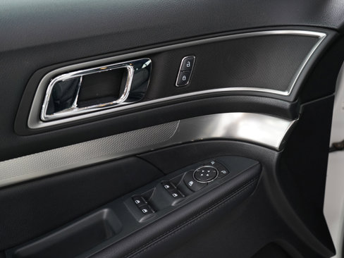 Used 2019 Ford Explorer XLT image 20