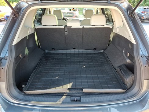 Used 2021 Volkswagen Tiguan SE image 29