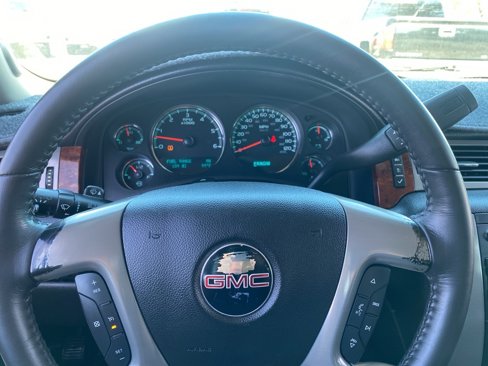 Used 2011 GMC Yukon SLE image 22