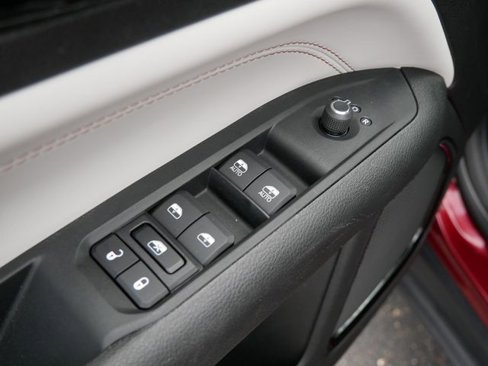 Certified 2022 Jeep Compass Limited image 17