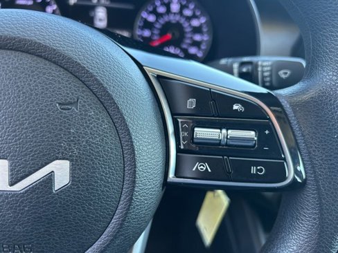 Used 2023 Kia Forte LXS image 18