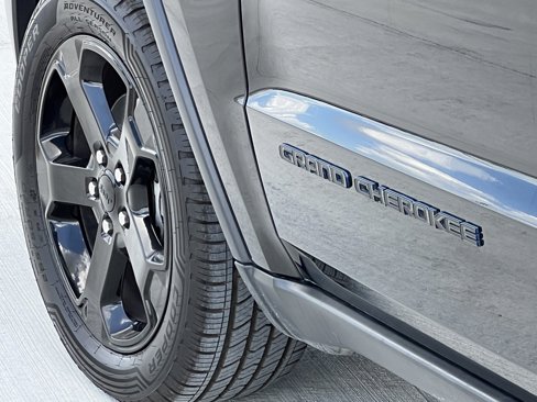 Used 2018 Jeep Grand Cherokee Laredo image 11