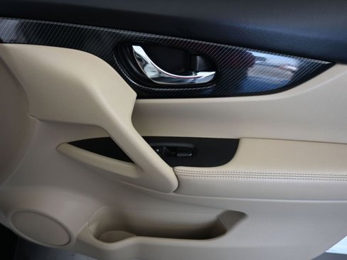 Used 2019 Nissan Rogue SL w/ Premium Package image 44