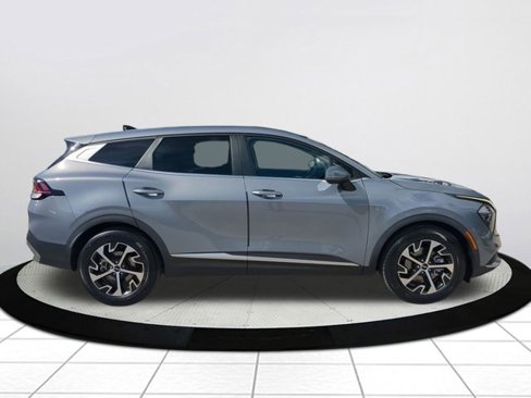 Used 2023 Kia Sportage EX image 2