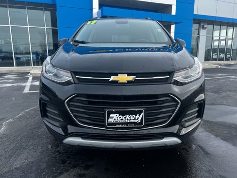 Used 2017 Chevrolet Trax LT w/ LT Convenience Package image 2