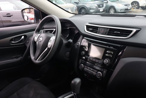Used 2015 Nissan Rogue SV w/ SV Moonroof Package image 20