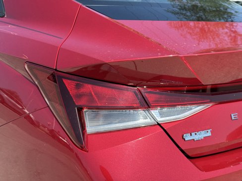 Used 2023 Hyundai Elantra SE image 10