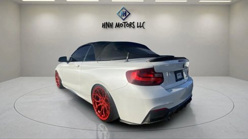Used 2016 BMW M235i Convertible image 3