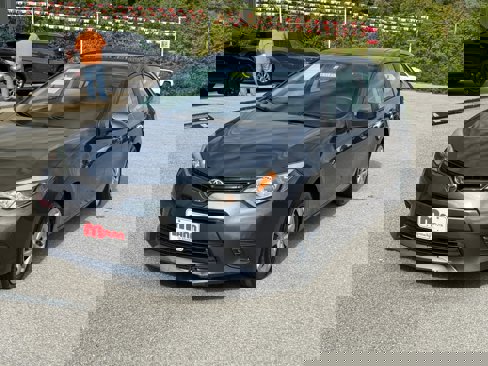 Used 2016 Toyota Corolla image 4