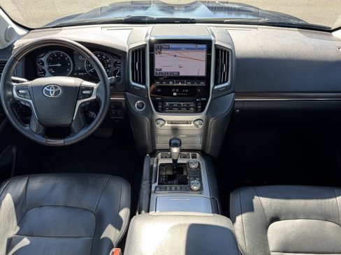 Used 2019 Toyota Land Cruiser image 16
