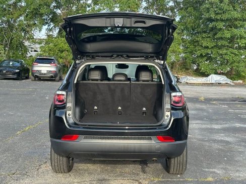 Used 2022 Jeep Compass Latitude image 14