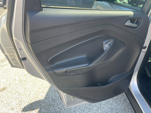 Used 2019 Ford Escape SE image 16