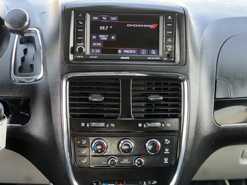 Used 2018 Dodge Grand Caravan SXT image 16