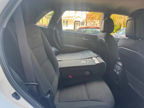 Used 2015 Kia Sorento LX image 23