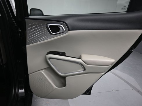 Used 2023 Kia Soul LX image 30