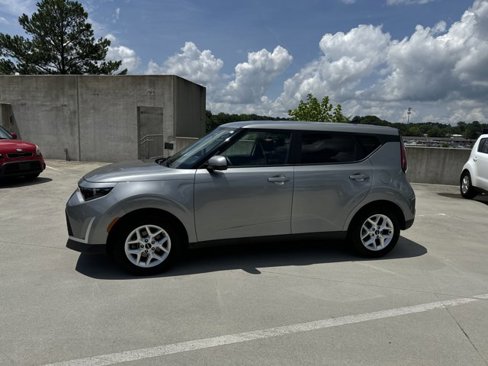 Used 2023 Kia Soul LX w/ LX Technology Package image 5