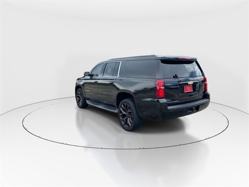 Used 2015 Chevrolet Suburban LT image 6