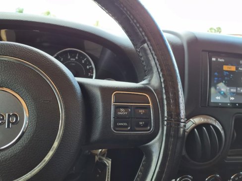 Used 2012 Jeep Wrangler Unlimited Sport w/ Connectivity Group image 32
