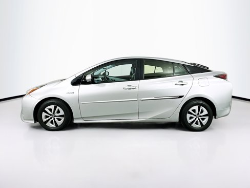 Used 2016 Toyota Prius Four image 4
