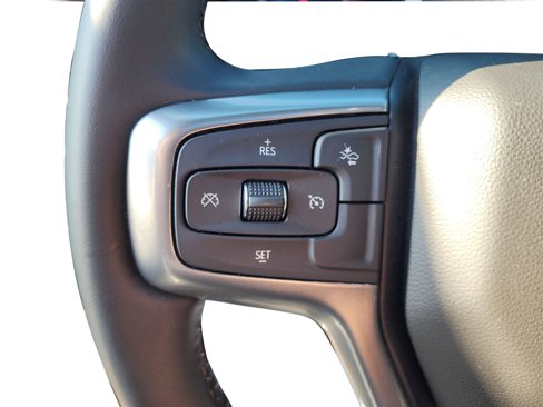 Used 2024 Chevrolet Suburban Z71 image 32
