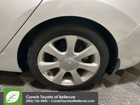 Used 2013 Hyundai Elantra Limited image 23