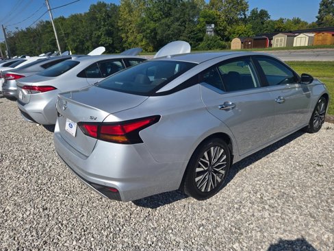Used 2024 Nissan Altima 2.5 SV image 4