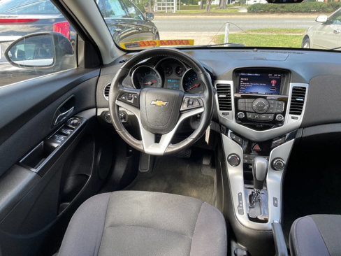 Used 2014 Chevrolet Cruze LT w/ Technology Package image 24