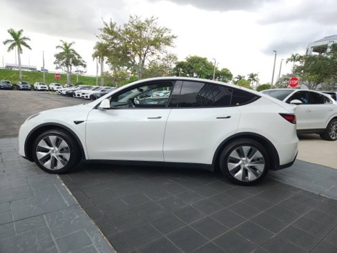 Used 2020 Tesla Model Y Long Range image 13