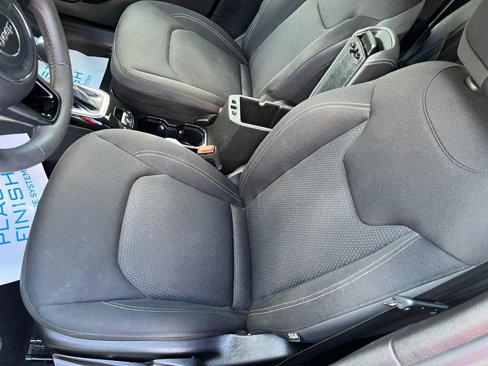 Used 2022 Jeep Renegade Altitude image 34