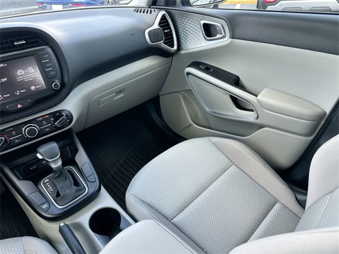 Used 2023 Kia Soul LX w/ LX Technology Package image 13