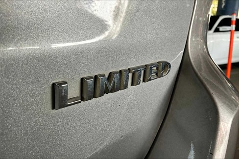 Used 2018 Jeep Grand Cherokee Limited image 9