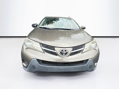 Used 2013 Toyota RAV4 LE image 2