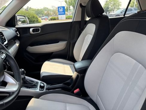 Certified 2023 Hyundai Venue SEL image 10