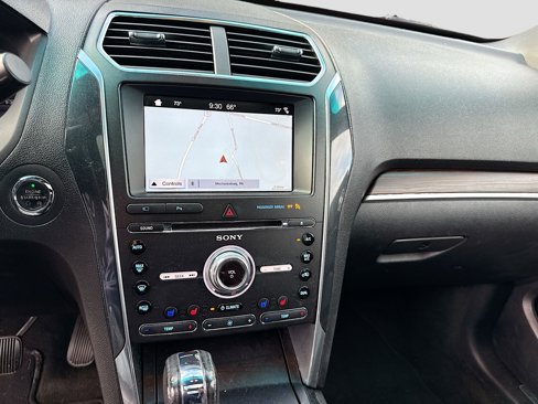 Used 2017 Ford Explorer Limited image 8
