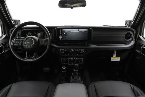 Used 2025 Jeep Gladiator Sport image 15
