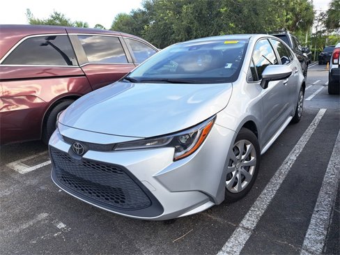 Used 2022 Toyota Corolla LE image 3