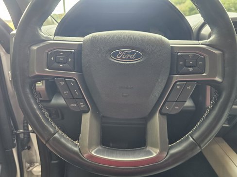 Used 2020 Ford Expedition Platinum image 19